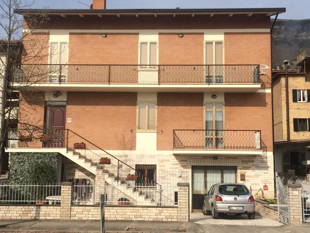 La Signora Dei Fiori Διαμέρισμα Γκούμπιο Εξωτερικό φωτογραφία